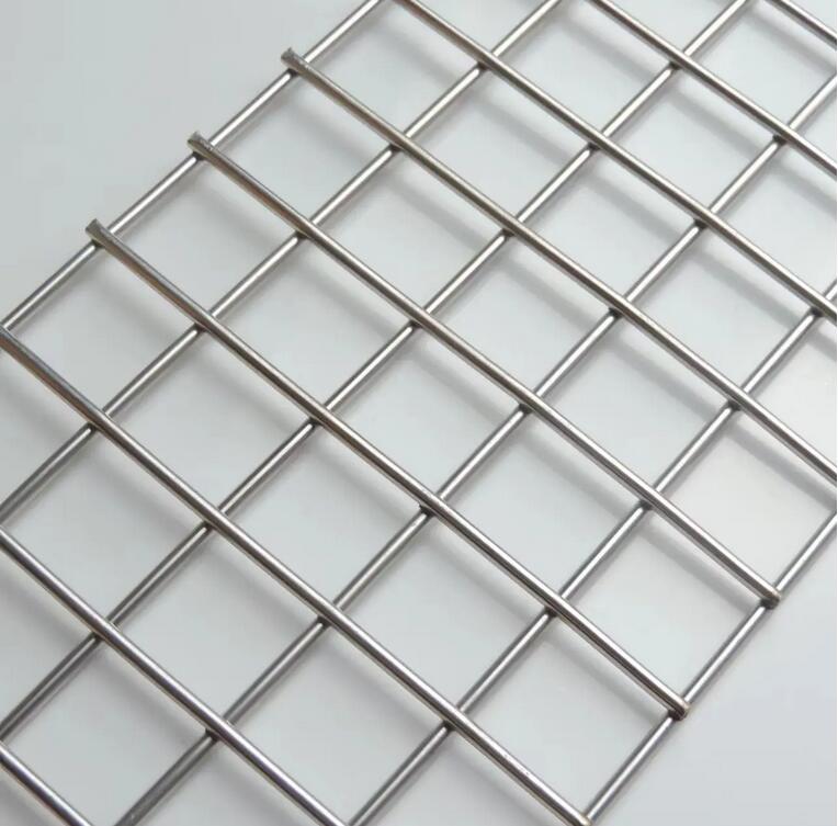 What is the difference between 304 and 316 stainless steel mesh